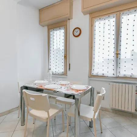 Ihost - De Andreis 11 Apartment Milan